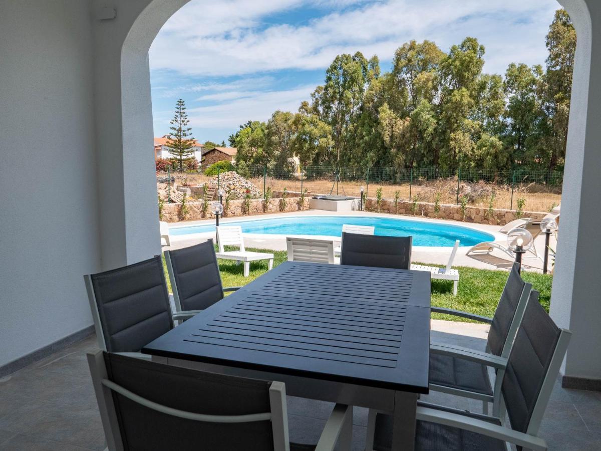 Villetta Con Piscina Budoni Affitti Spiaggia 700 Mt Dış mekan fotoğraf